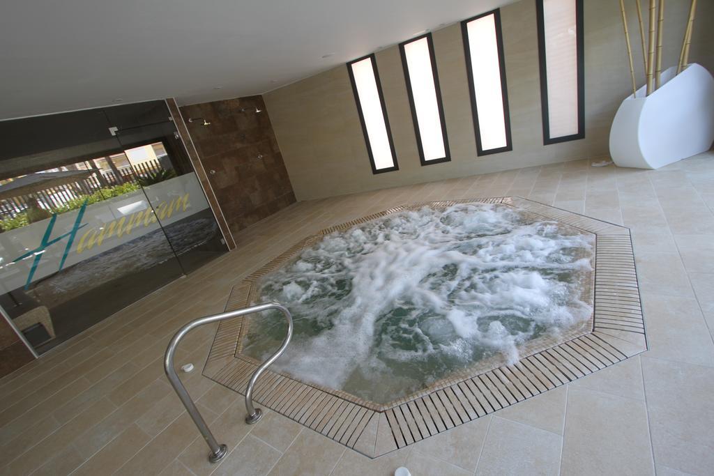 Apartamentos Cambrils Playa Spa Ngoại thất bức ảnh